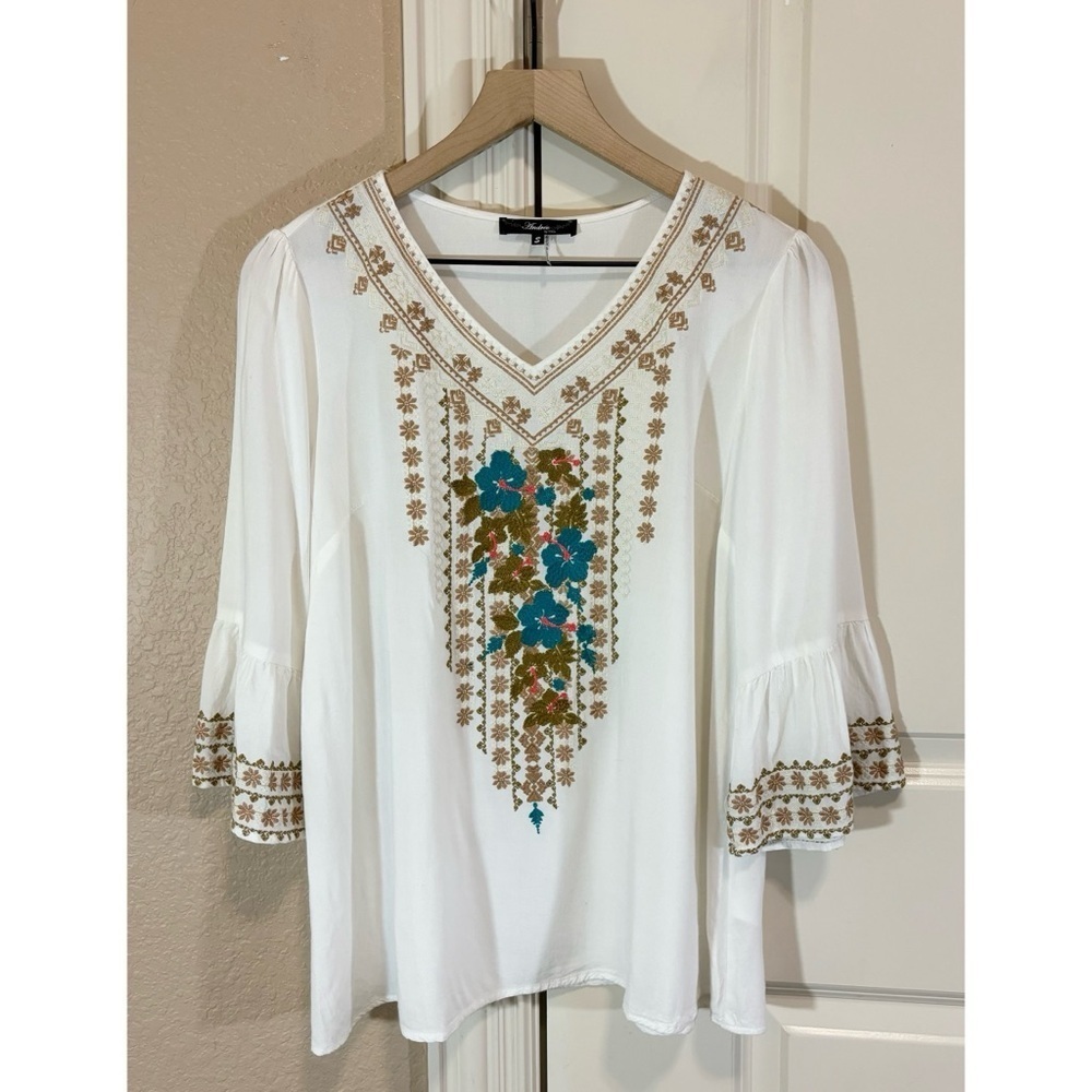 Embroidered Floral Womens Boho Top Bell Sleeves - Picture 2 of 9